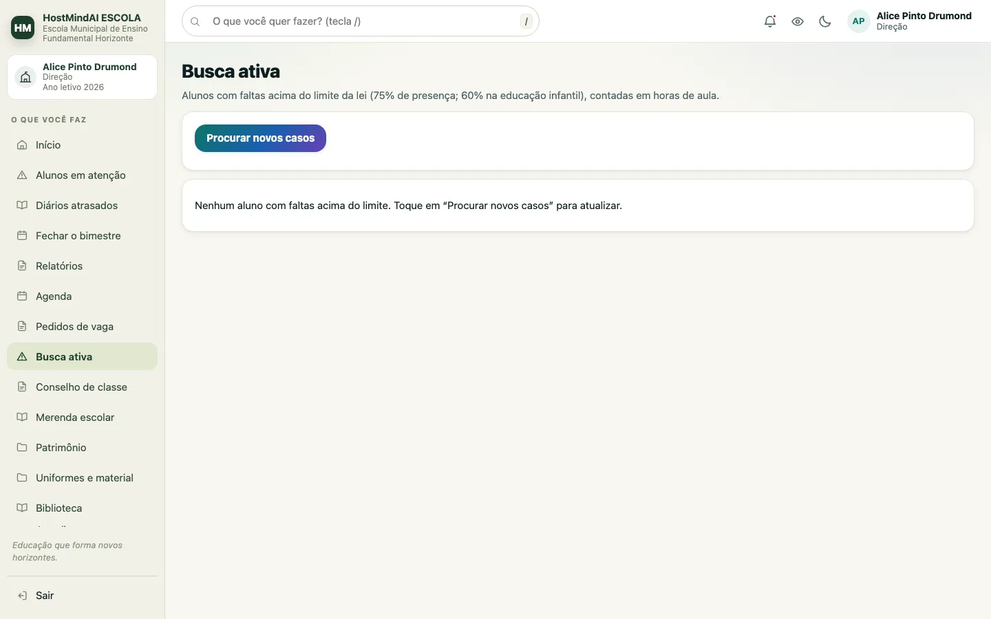Tela de busca ativa com o limite de presença da lei e o botão para procurar alunos com faltas acima dele.
